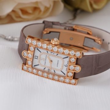 HARRY WINSTON ハリー・ウィンストン アベニュー クラシック オートマティック AVEAHM21RR001