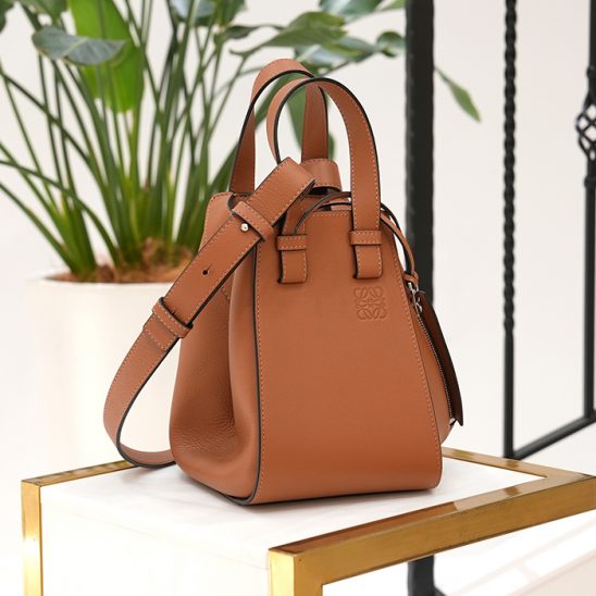 LOEWE ロエベ ハンモック バッグ コンパクト タン A538H13X10