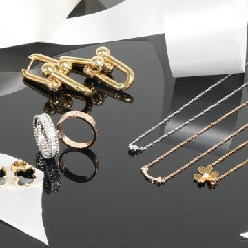 【2025年冬】価格帯別 後悔しないマストバイジュエリー【カルティエ ティファニー ヴァンクリ】