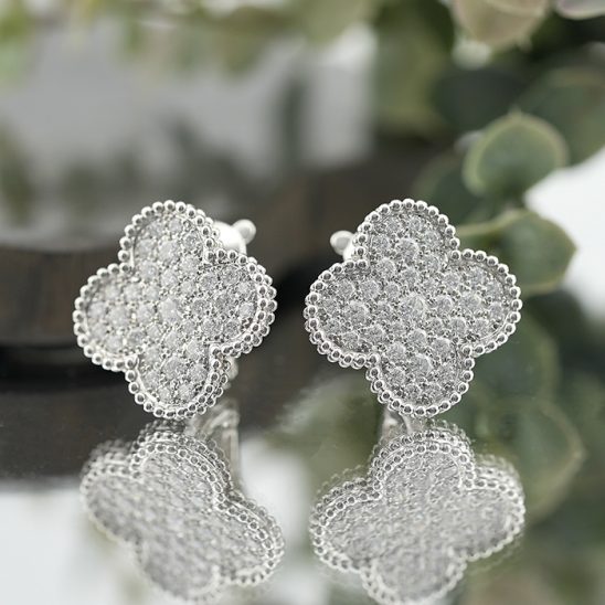 Van Cleef & Arpels ヴァン クリーフ&アーペル アルハンブラ マジック アルハンブラ イヤリング ピアス ホワイトゴールド ダイヤモンド VCARN9ZR00