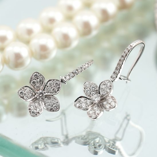 GRAFF グラフ ワイルドフラワー パヴェダイヤモンド イヤリング ピアス ホワイトゴールド