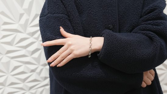 冬の装いに「地金ジュエリー」が効く理由と選び方