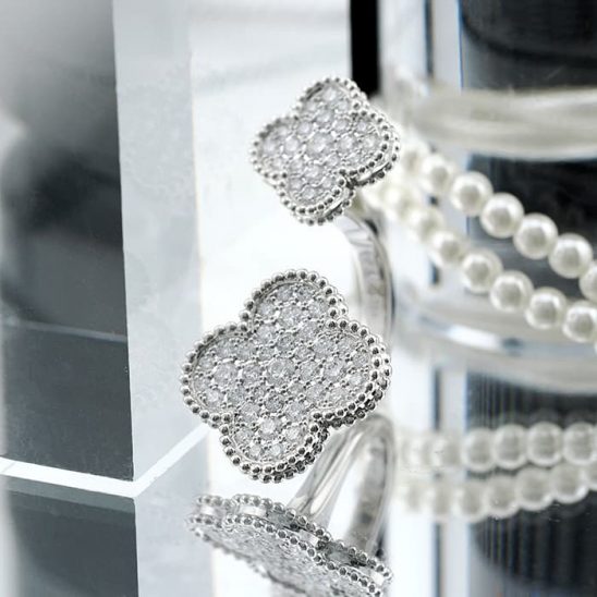 Van Cleef & Arpels ヴァン クリーフ&アーペル アルハンブラ マジック アルハンブラ アントレ レ ドア リング ホワイトゴールド ダイヤモンド 7.5号 VCARN9WT00