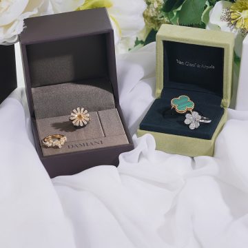 【2026最新】4月に咲く一生ものジュエリー｜ダミアーニとヴァン クリーフ＆アーペルのフラワーモチーフ特集