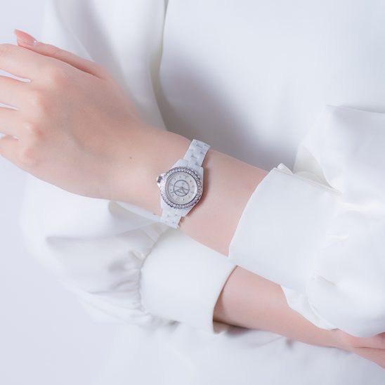 CHANEL シャネル J12 H2572 ホワイトセラミック ベゼルダイヤ MOP/8Pダイヤ 29mm【未使用】