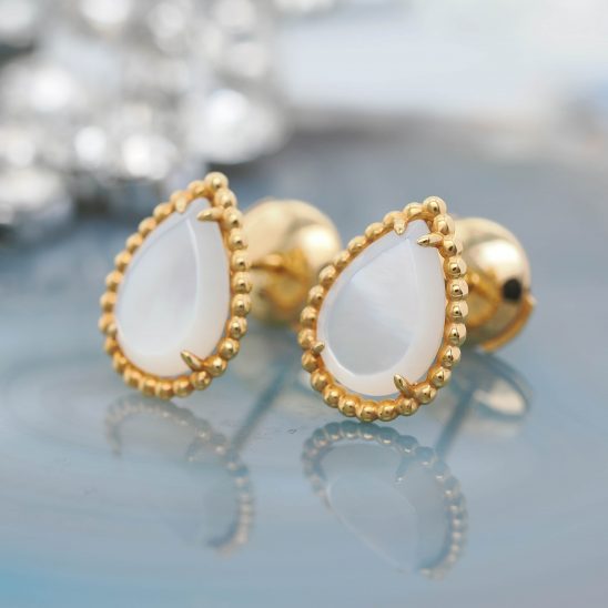 BOUCHERON　ブシュロン セルパンボエム スタッズイヤリング スモール イエローゴールド マザーオブパール JCO01285