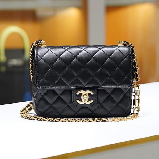 CHANEL シャネル ミニマトラッセ ラムスキン チェーンショルダーバッグ ゴールド金具 AS3442