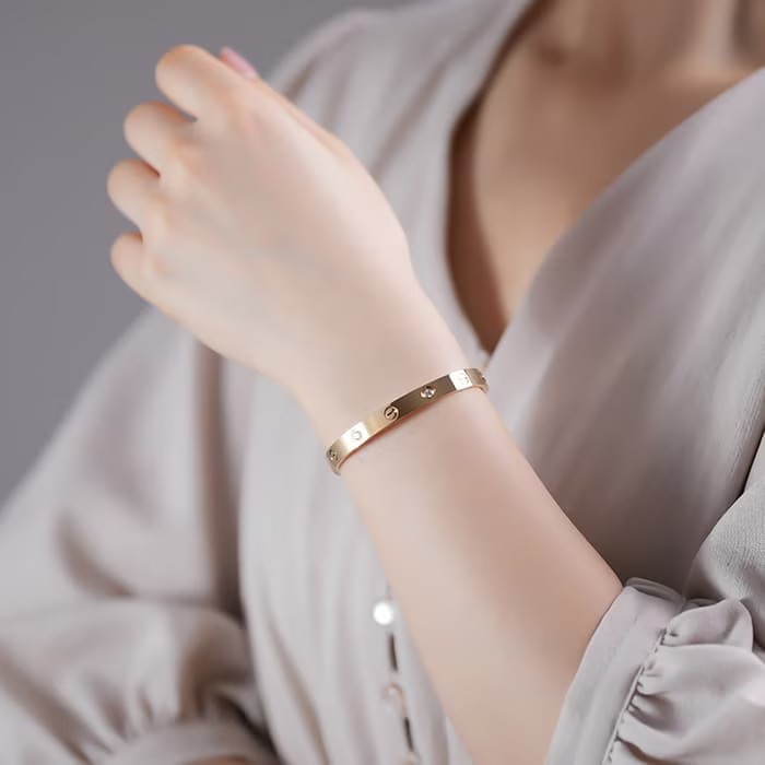 CARTIER カルティエ ラブ ブレスレット クラシックモデル イエローゴールド 4ダイヤモンド 16号 B6070016