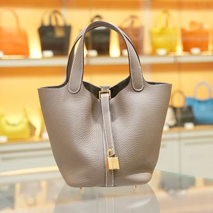 HERMES エルメス ピコタン ロック PM トリヨンクレマンス エトゥープ ゴールド金具